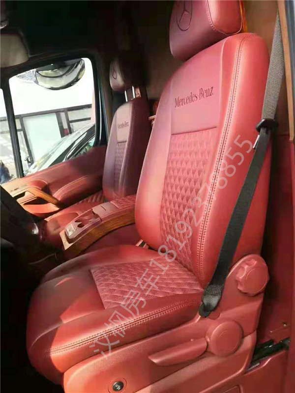 奔馳斯賓特商務(wù)車內(nèi)飾改裝