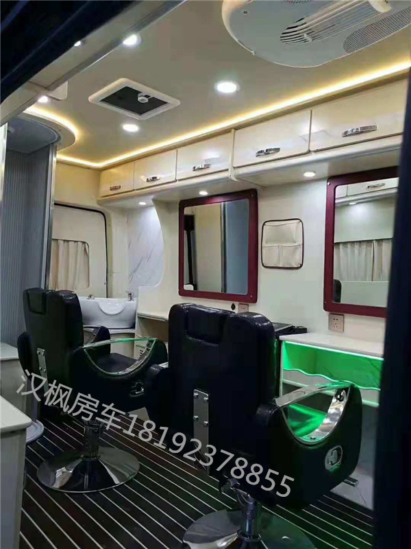 東風(fēng)御風(fēng)理發(fā)車內(nèi)飾改裝