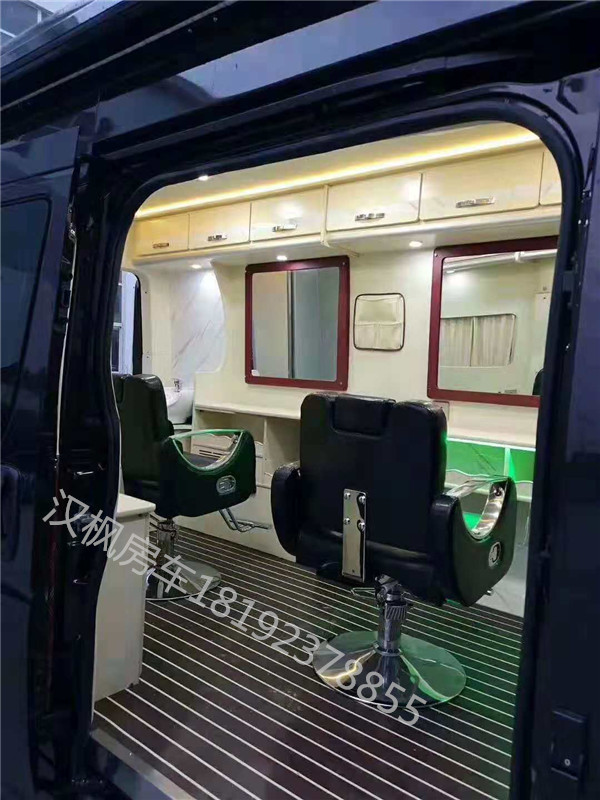 東風(fēng)御風(fēng)理發(fā)車內(nèi)飾改裝