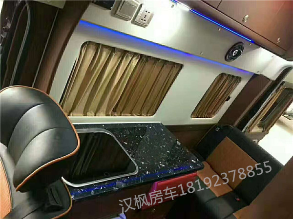 東風(fēng)御風(fēng)商務(wù)版房車內(nèi)飾改裝