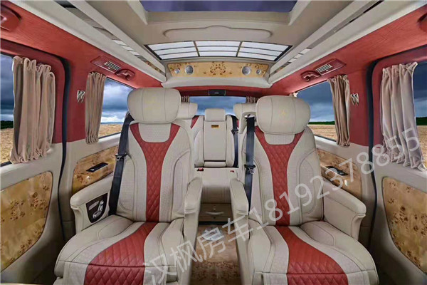 奔馳威霆商務(wù)車內(nèi)飾改裝