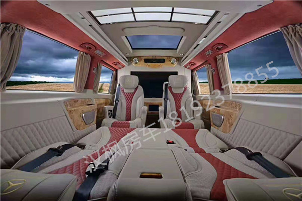 奔馳威霆商務(wù)車內(nèi)飾改裝