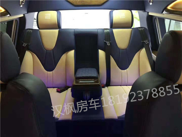 福特勇猛者內飾改裝