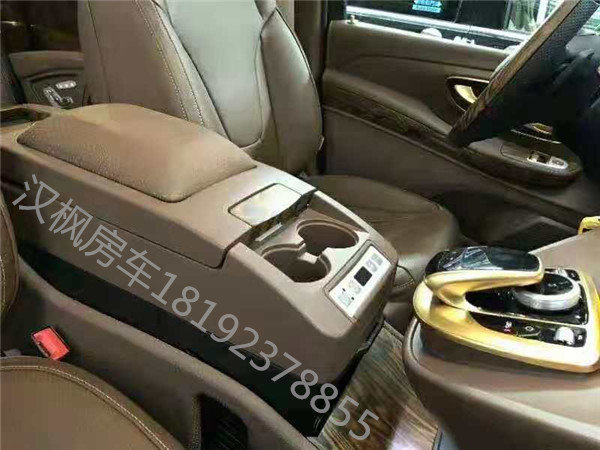 奔馳V260內(nèi)飾改裝