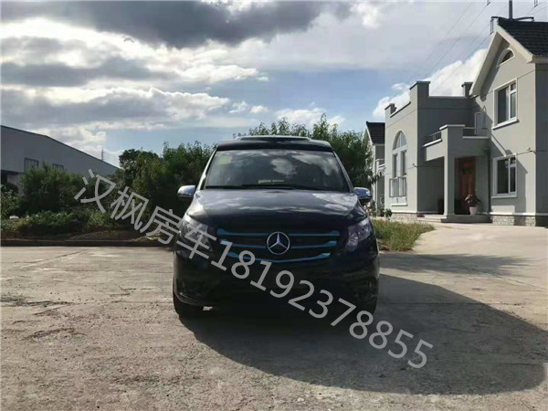 奔馳威霆商務(wù)車內(nèi)飾改裝