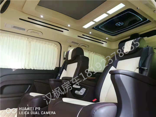 奔馳威霆商務(wù)車內(nèi)飾改裝