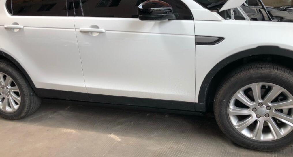 發(fā)現(xiàn)5電動(dòng)踏板,安裝踏板提高上下車的舒適度