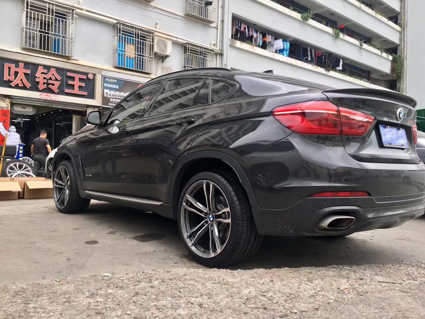 寶馬 X6，換 私人定制鍛造 21寸