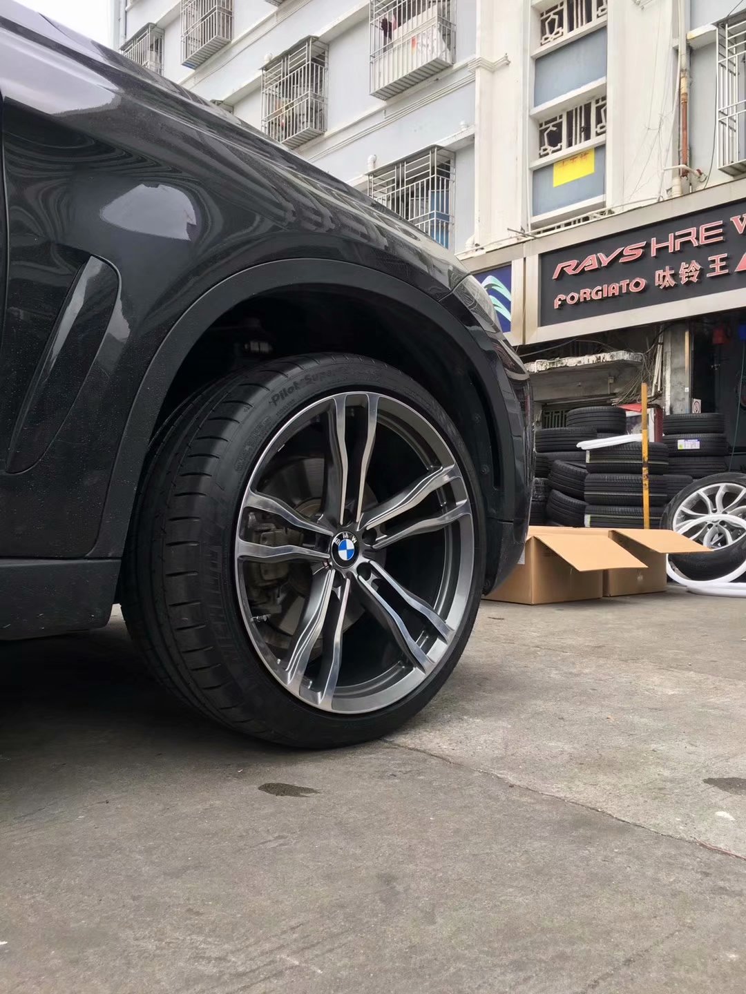 寶馬 X6，換 私人定制鍛造 21寸