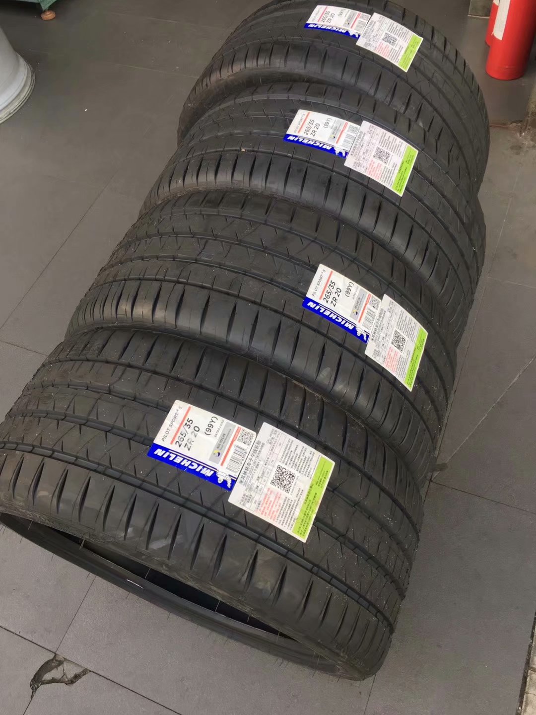奧迪A7 ，換 原裝 鍛造 20寸 完工