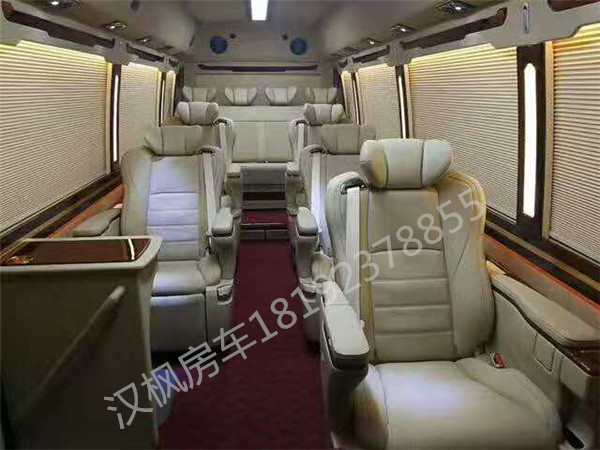 考斯特商務(wù)車內(nèi)飾改裝