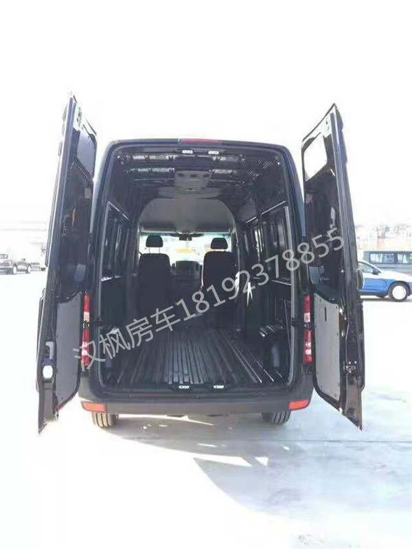 奔馳威霆商務(wù)房車內(nèi)飾改裝