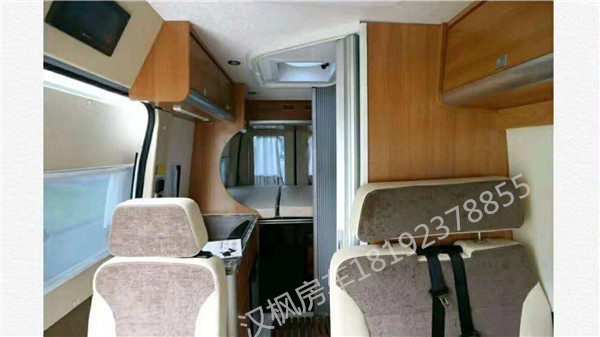 大通房車內(nèi)飾改裝