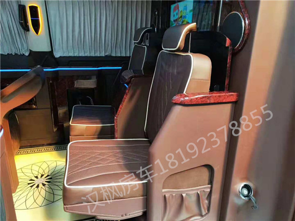 邁特威商務(wù)車內(nèi)飾改裝