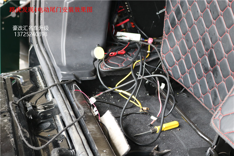 路虎發(fā)現(xiàn)4電動尾門 這電尾門效果就是好啊