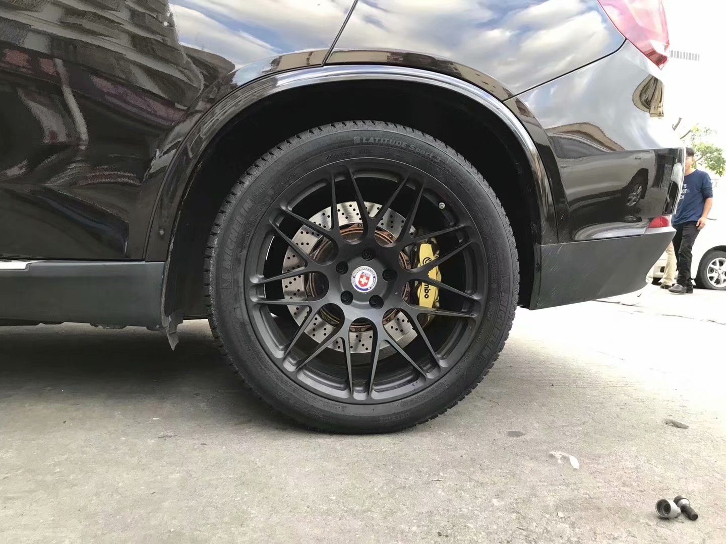 寶馬X5 ，裝美國 HRE 20寸！帥