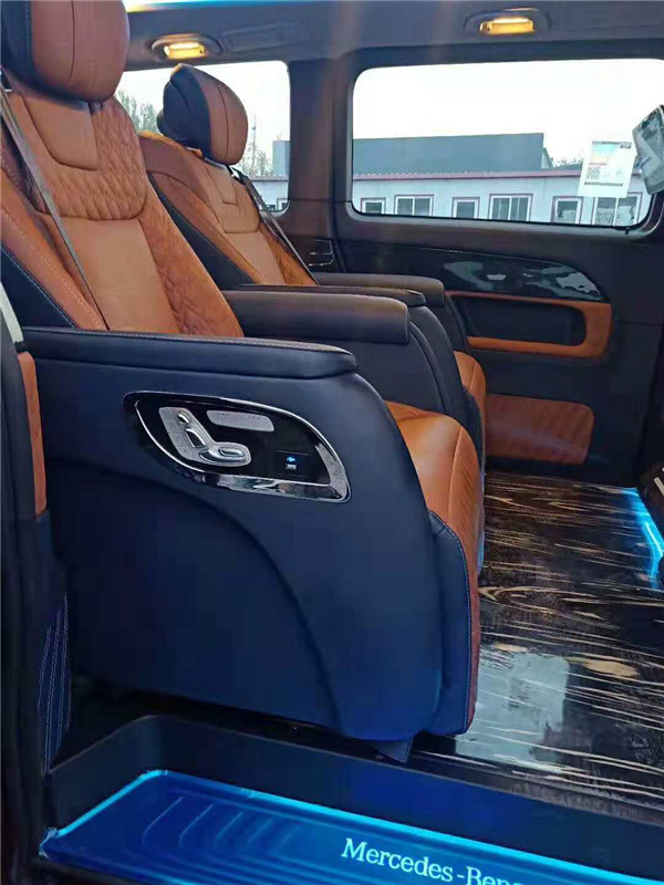 奔馳V250商務車內飾改裝