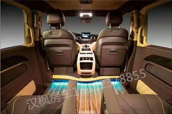 奔馳V260商務車內(nèi)飾改裝