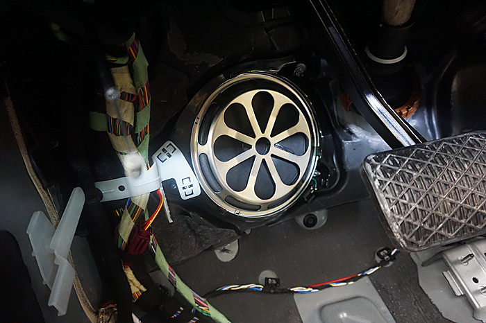 重慶渝大昌汽車音響改裝之奔馳GLC300升級柏林之聲原廠汽車音響系統(tǒng)喇叭功放低音