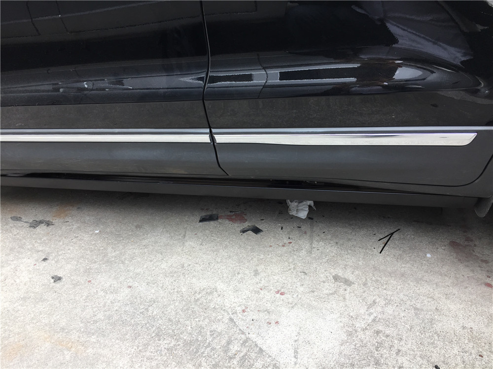 林肯MKC電動(dòng)踏板完美升級(jí)，有效降低登車高度，方便老少上下車！