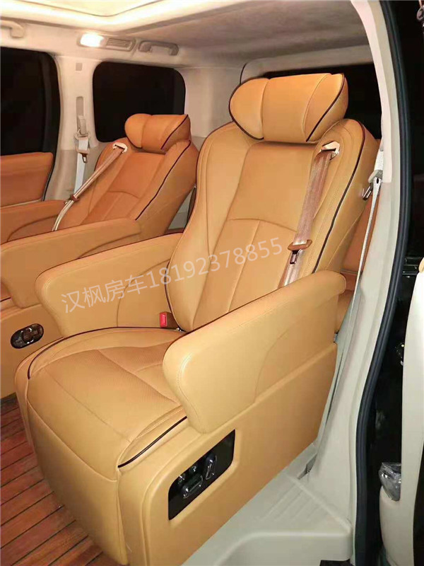 尼桑貴士商務(wù)車內(nèi)飾改裝
