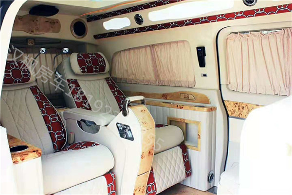 奔馳愛馬仕款商務(wù)車內(nèi)飾改裝