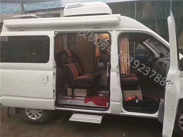 大通房車內(nèi)飾改裝