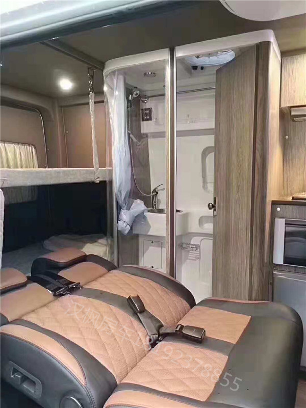 大通房車內(nèi)飾改裝
