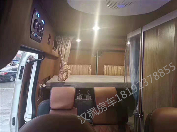 大通房車內(nèi)飾改裝