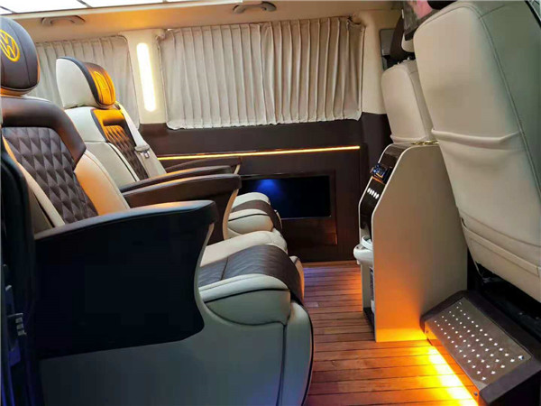 大眾商務(wù)車凱路威航空座椅改裝