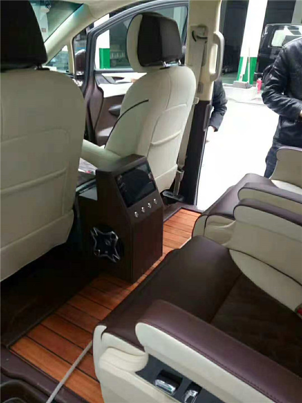 別克商務(wù)車內(nèi)飾豪華改裝