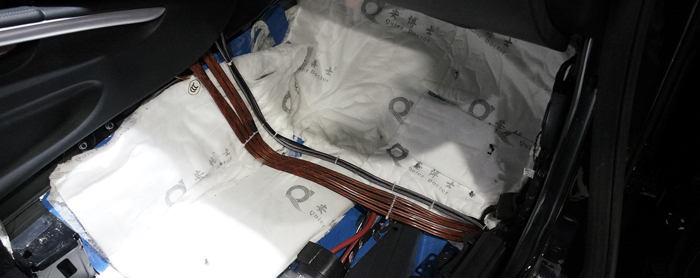 重慶渝大昌汽車(chē)音響改裝之奔馳GL350汽車(chē)音響改裝德國(guó)零點(diǎn)喇叭功放美國(guó)來(lái)福低音炮尾箱倒模
