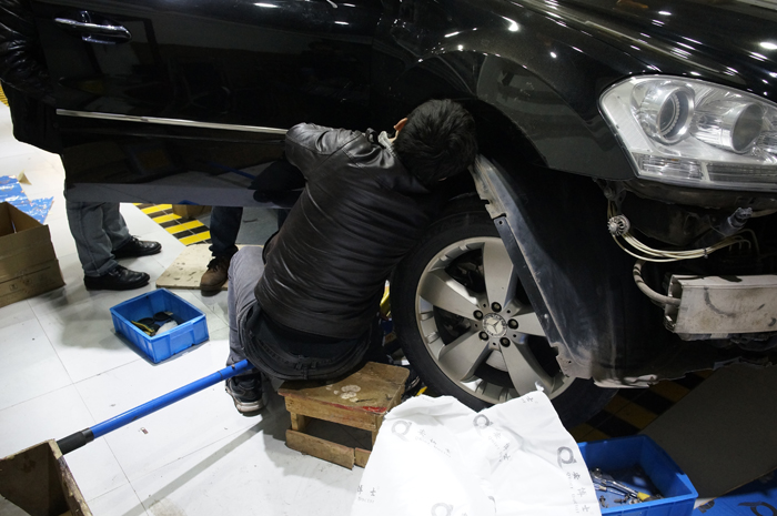 重慶渝大昌汽車音響改裝之奔馳ML500全車隔音降噪 安博士藍(lán)鉆汽車隔音吸音棉改裝