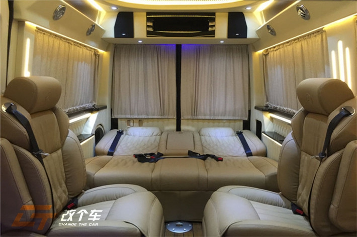 奔馳商務(wù)車內(nèi)飾改裝升級|西安改個車