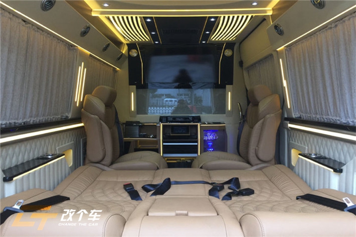 奔馳商務(wù)車內(nèi)飾改裝升級|西安改個車