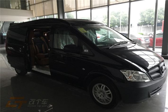 奔馳商務(wù)車內(nèi)飾改裝升級|西安改個車