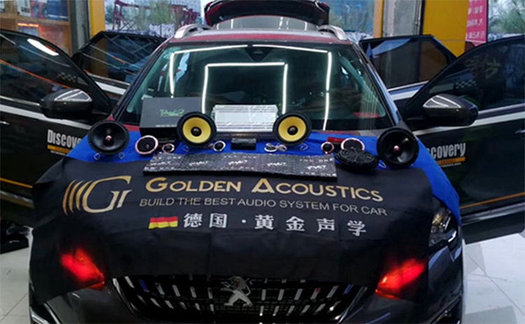東莞音響改裝找哪里好，東莞標(biāo)致4008汽車音響改裝升級(jí)黃金聲學(xué)作業(yè)
