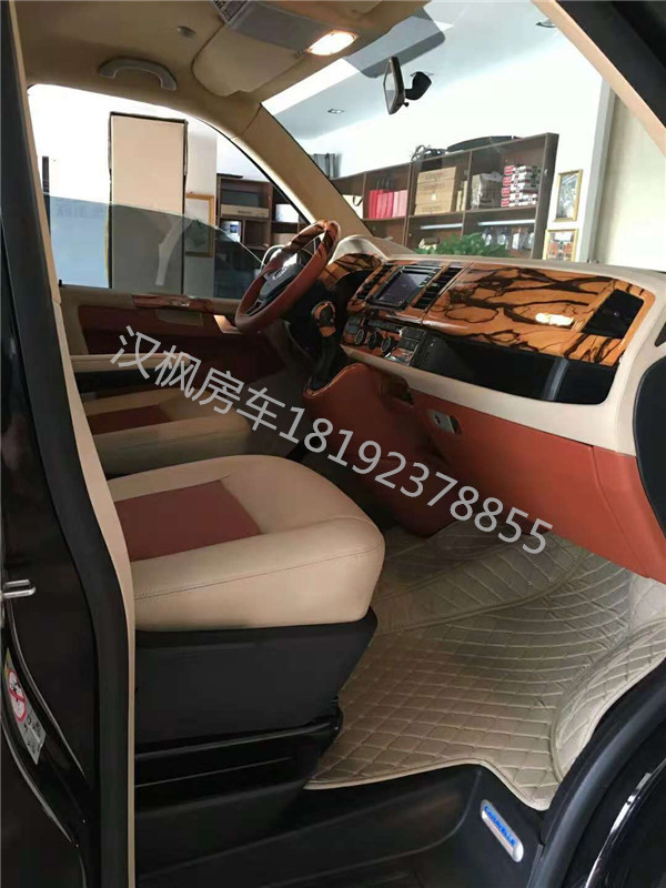 大眾凱路威商務(wù)車內(nèi)飾改裝
