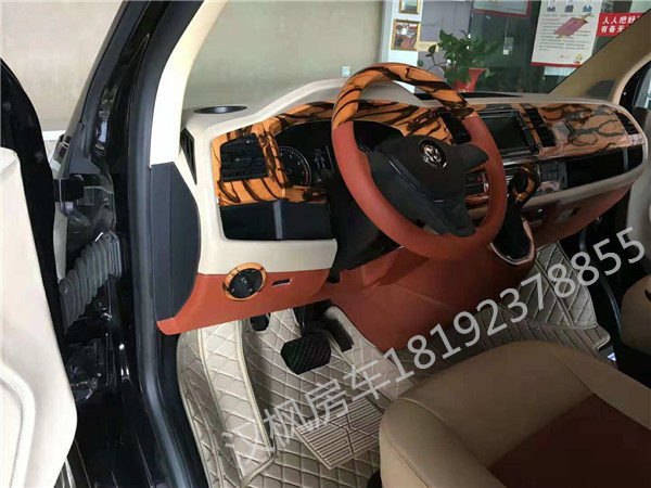 大眾凱路威商務(wù)車內(nèi)飾改裝