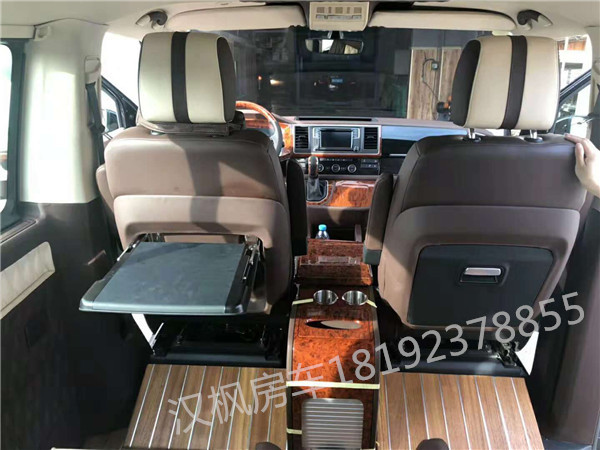 大眾凱路威商務(wù)車內(nèi)飾改裝怎樣好