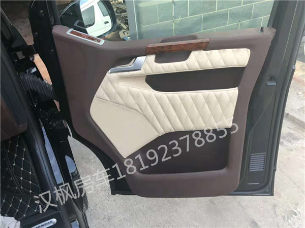 大眾凱路威商務(wù)車內(nèi)飾改裝怎樣好