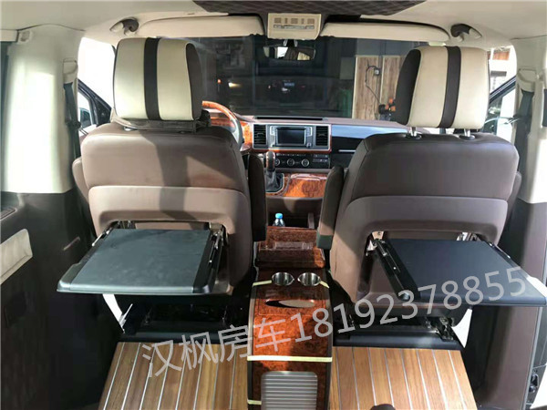 大眾凱路威商務(wù)車內(nèi)飾改裝怎樣好