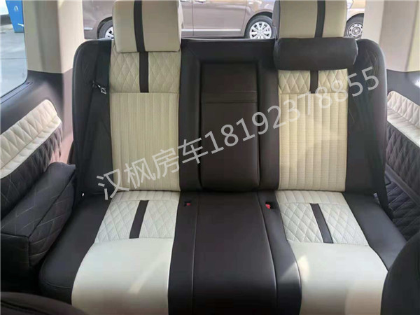 大眾凱路威商務(wù)車內(nèi)飾改裝怎樣好