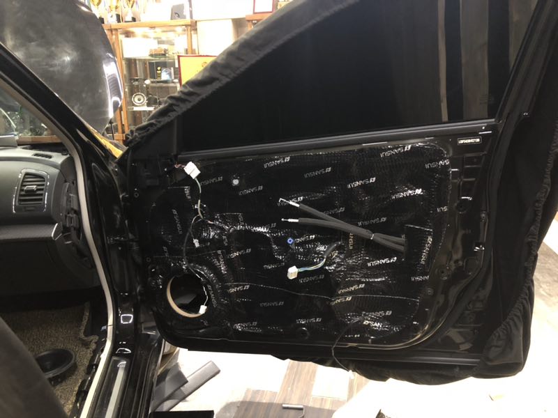 汕頭星悅汽車音響改裝日產(chǎn)天籟升級隔音降噪音響改裝意大利HERTZ赫茲套餐系統(tǒng)“音”你更動聽