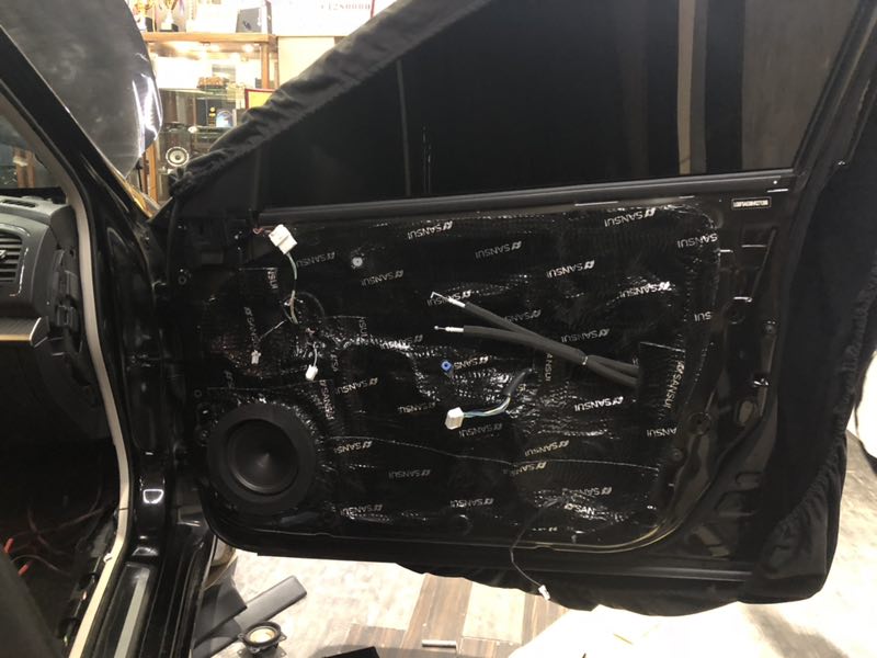 汕頭星悅汽車音響改裝日產(chǎn)天籟升級隔音降噪音響改裝意大利HERTZ赫茲套餐系統(tǒng)“音”你更動聽