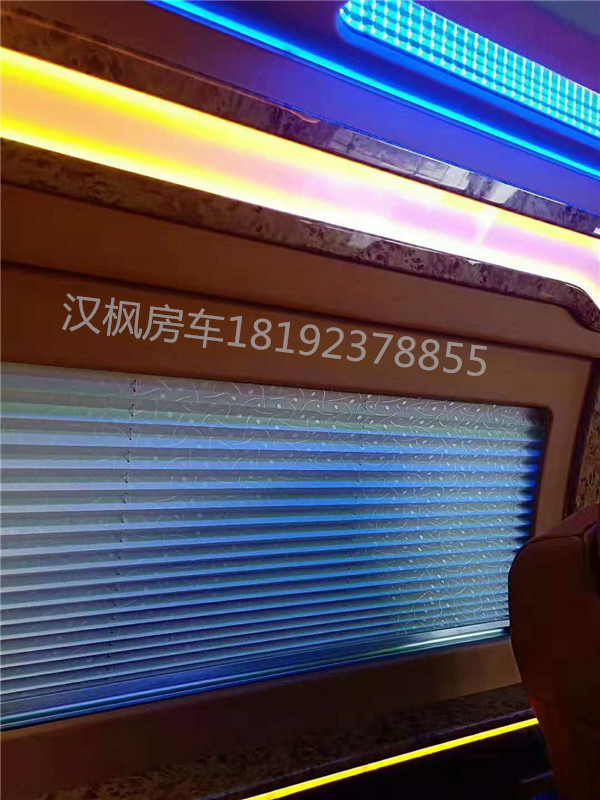 福特全順高頂商務車內(nèi)飾改裝