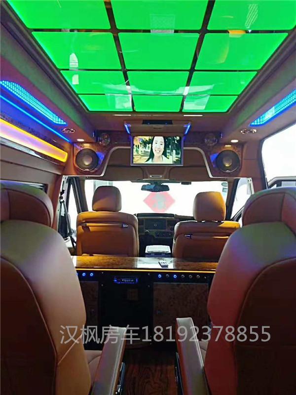 福特全順高頂商務車內(nèi)飾改裝