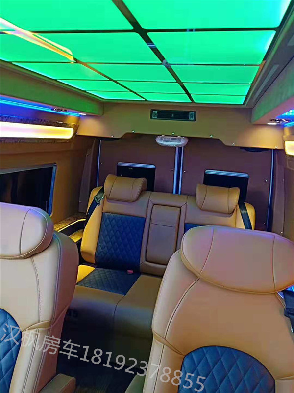 福特全順高頂商務車內(nèi)飾改裝