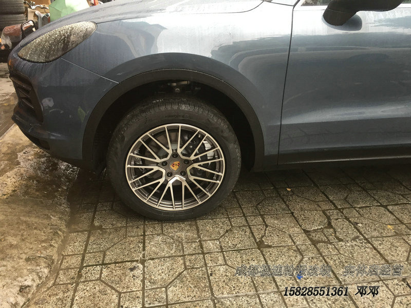 保時(shí)捷卡宴升級(jí)21寸定制鍛造輪轂裝車(chē)完成