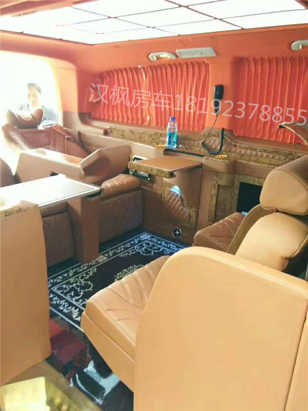奔馳威霆商務(wù)車內(nèi)飾改裝